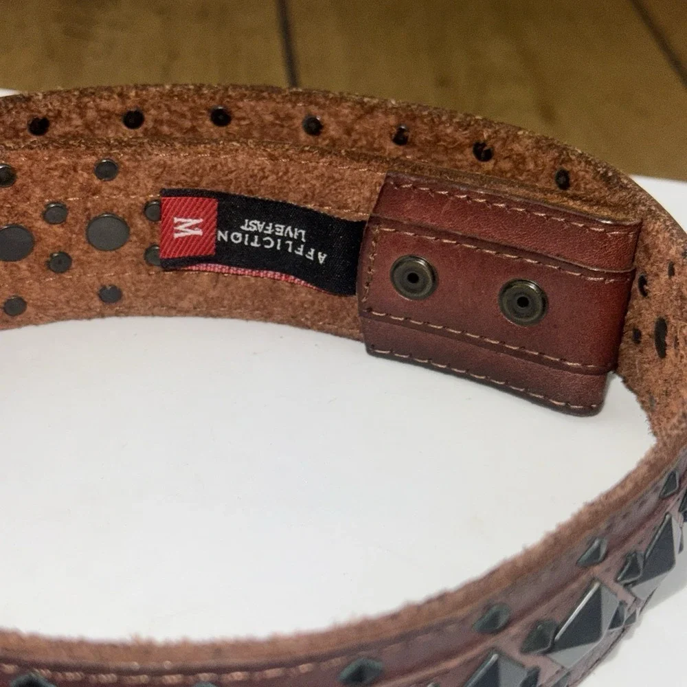 AFFLICTION - LIVE FAST‎  Vintage Square Studded Leather Belt M